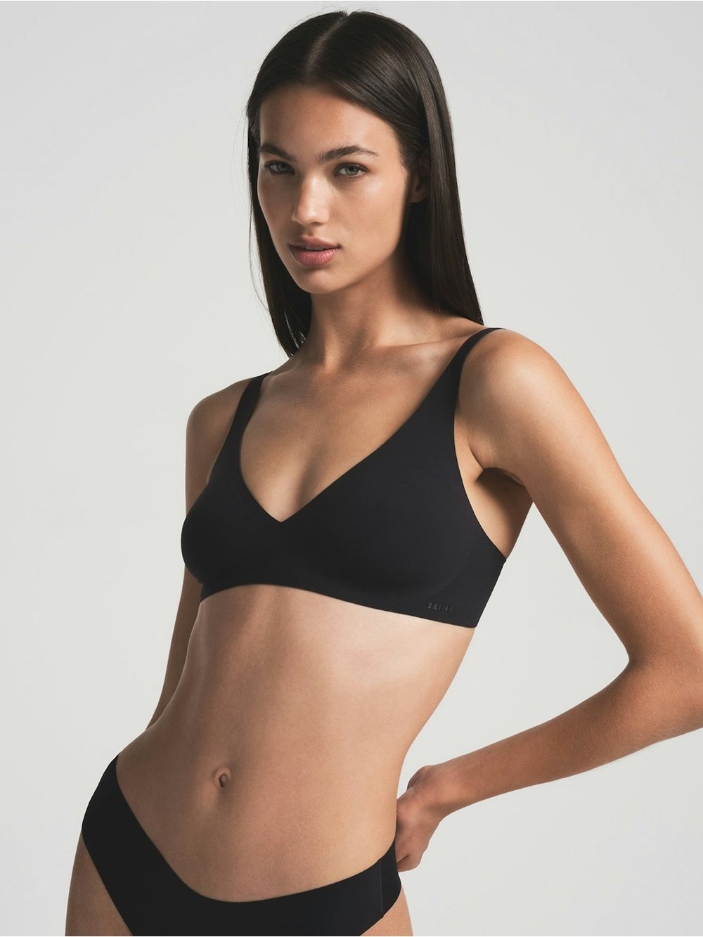 SKIMS Plunge Bralette